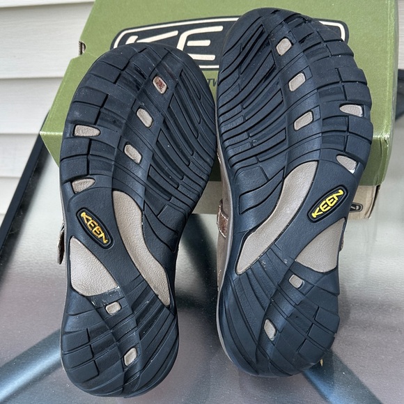 KEEN Women's Brown Mary Jane Shoes - Picture 5 of 6